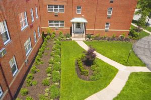 CourtYard(Low) - Apartments in Shaker Heights